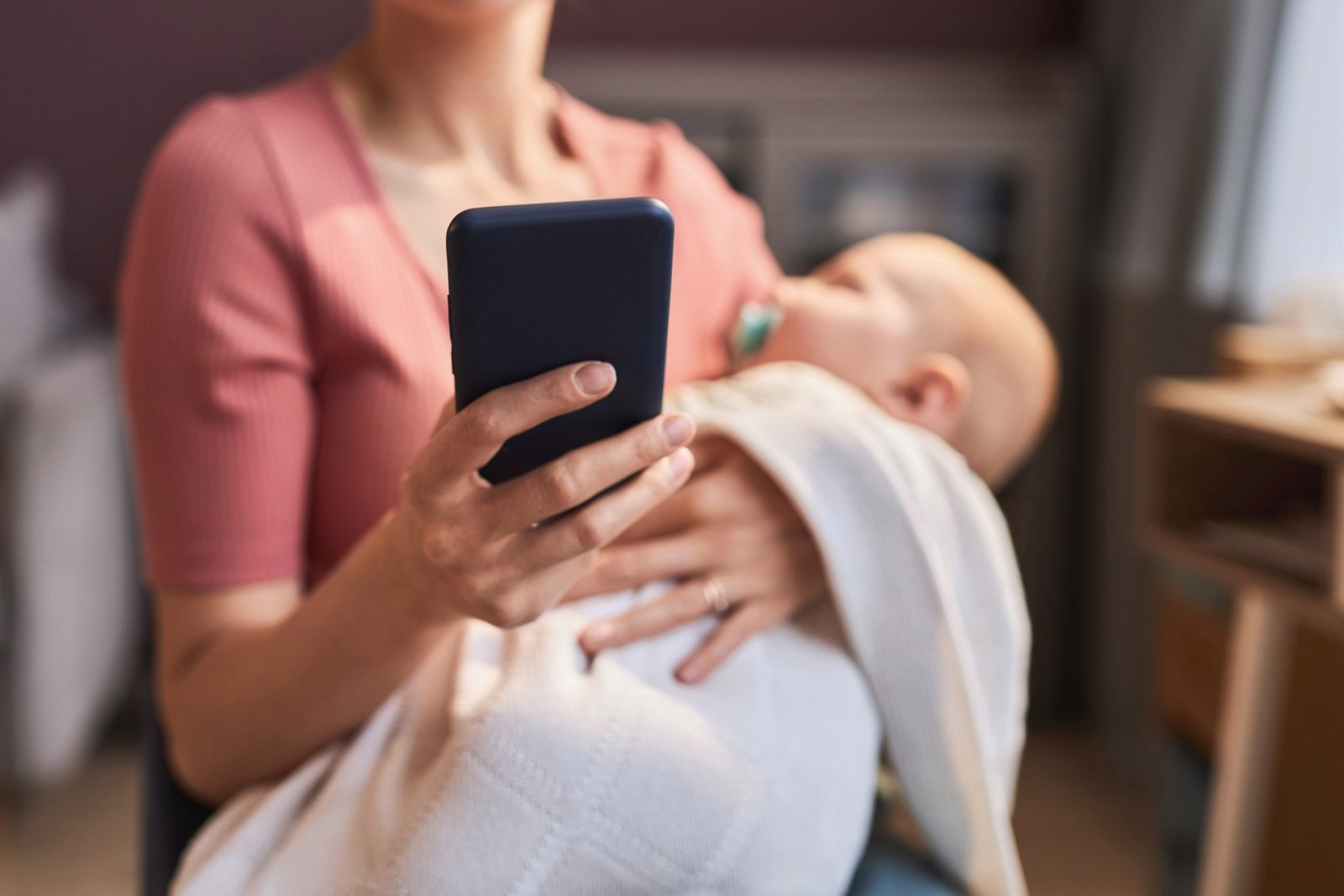 Erziehungstipps auf Social Media: Fluch oder Segen?